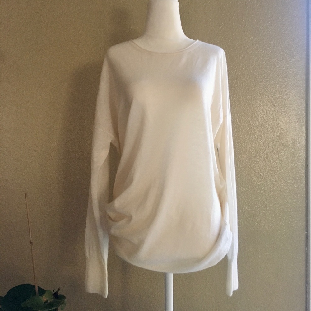 Vince lightweight cream cashmere sweater size L